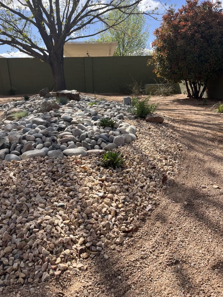 Albuquerque custom landscape design with blended pavers and gravel